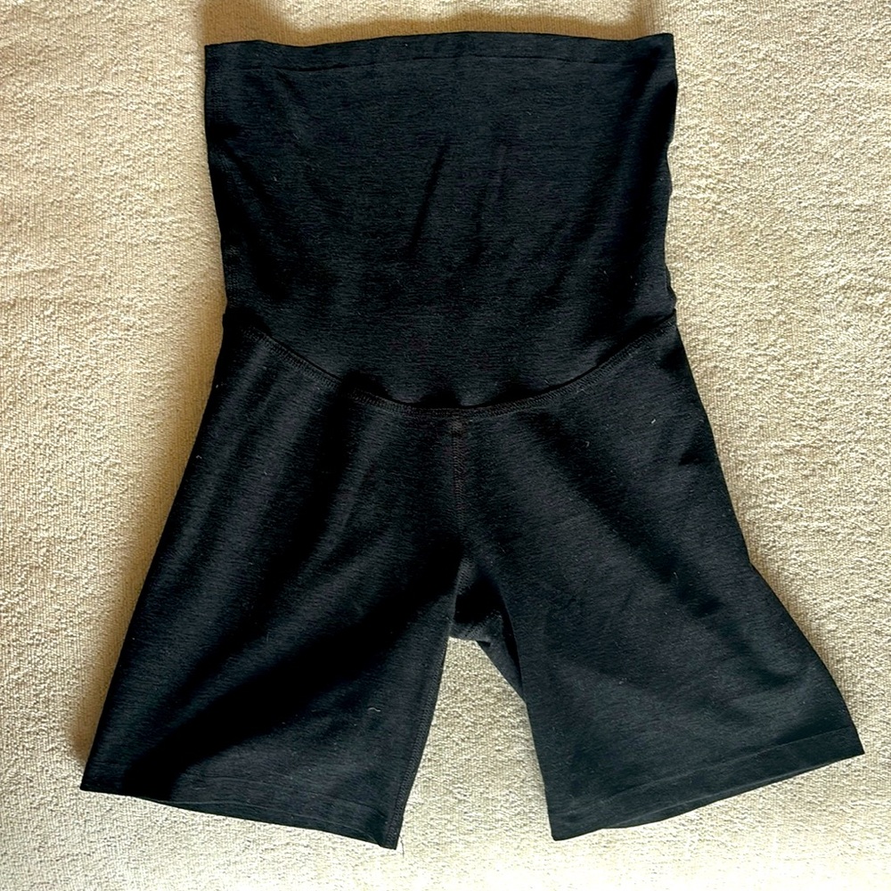 Beyond Yoga Maternity Bike Shorts Beyond the Bump Small